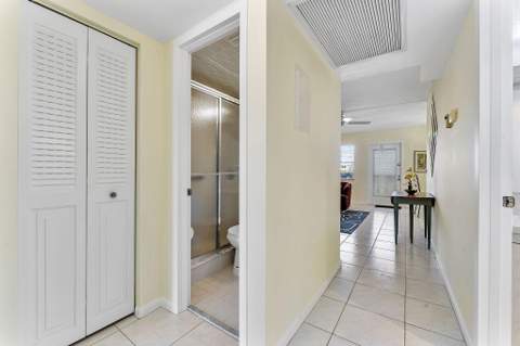 3027 Guildford B, Boca Raton FL - photo 15 of 38