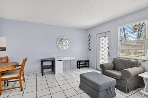492 W Tilford W, Deerfield Beach FL - photo 8 of 97