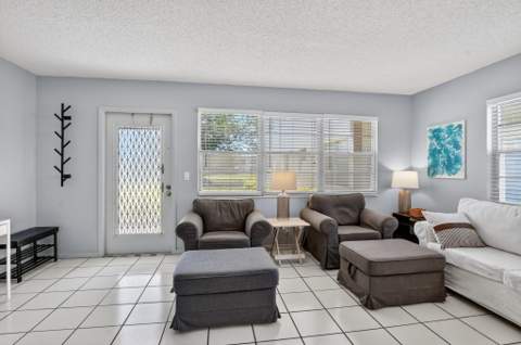 492 W Tilford W, Deerfield Beach FL - photo 7 of 97