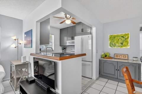 492 W Tilford W, Deerfield Beach FL - photo 6 of 97