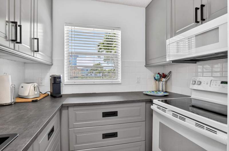 1 bedroom Condominium at 492 W Tilford W, Tilford W Condo, Deerfield Beach — photo 3