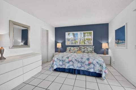 492 W Tilford W, Deerfield Beach FL - photo 15 of 97
