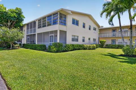 492 W Tilford W, Deerfield Beach FL - photo 24 of 97