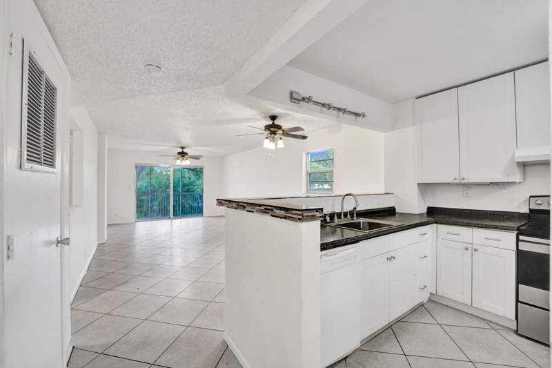 2 bedroom Condominium at 1100 NW 87th Avenue #208, Sherwood Square Condominium, Coral Springs — photo 2