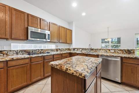 1275 Rosegate Boulevard, Riviera Beach FL - photo 12 of 45
