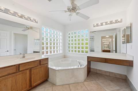 1275 Rosegate Boulevard, Riviera Beach FL - photo 19 of 45