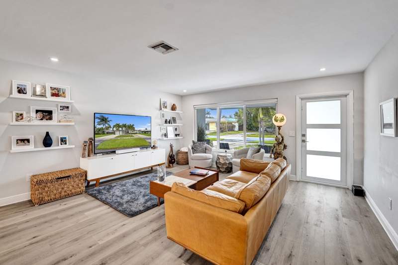 2 bedroom Single Family Residence at 381 SE 3rd Street, Garden Isles Sec 4, Pompano Beach — photo 4