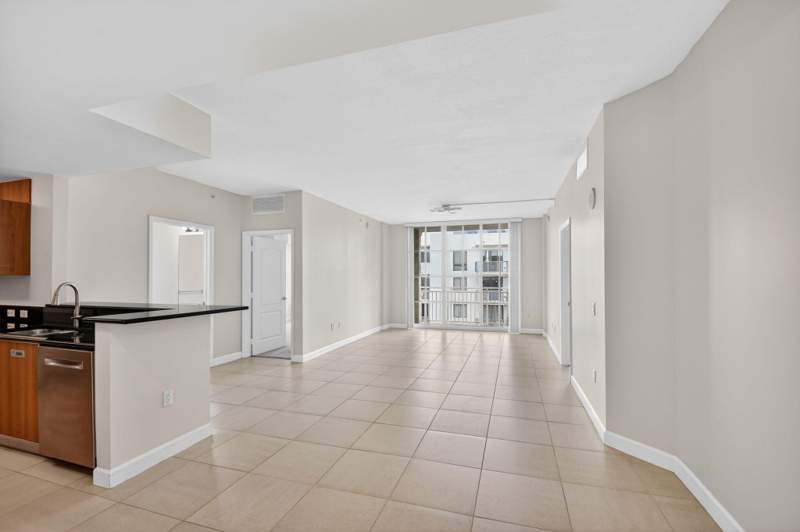 2 bedroom Condominium at 410 Evernia Street #630, Whitney Condo, West Palm Beach — photo 3