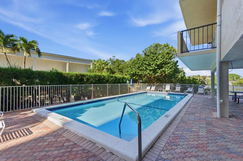 2 bedroom Condominium at 3581 S Ocean Boulevard #Apt 4e, Horizon West Condo, South Palm Beach — photo 2