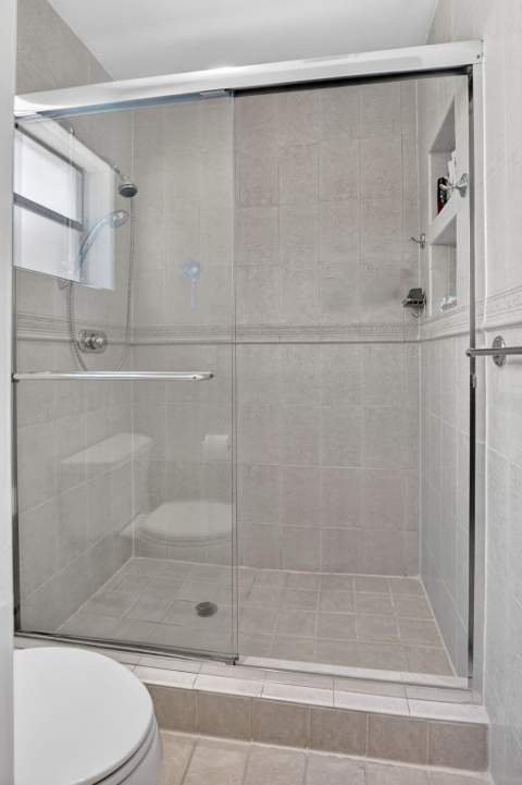 6062 Glendale Drive, Boca Raton FL - photo 19 of 59