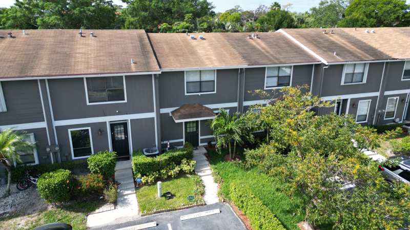 2 bedroom Townhouse at 850 Hill Drive #D, Society Hill Cannongate, West Palm Beach — photo 1