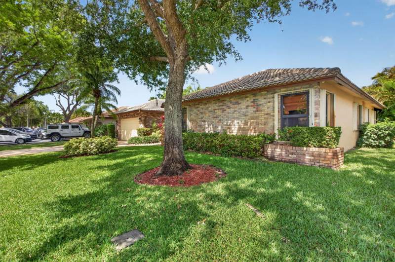 4 bedroom Single Family Residence at 1311 NW 111th Way, Cypress Run, Coral Springs — photo 4