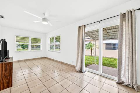 6061 Stanley Lane, Delray Beach FL - photo 14 of 48