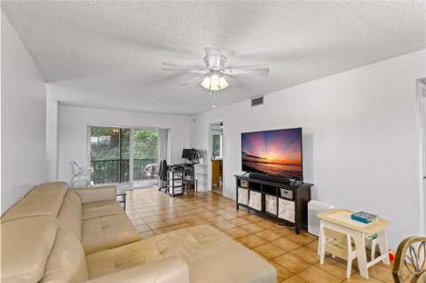 8990 S Hollybrook Boulevard #Unit 305, Pembroke Pines FL - photo 6 of 44