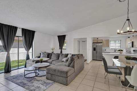 1115 NE 1st Court #B, Hallandale Beach FL - photo 20 of 31