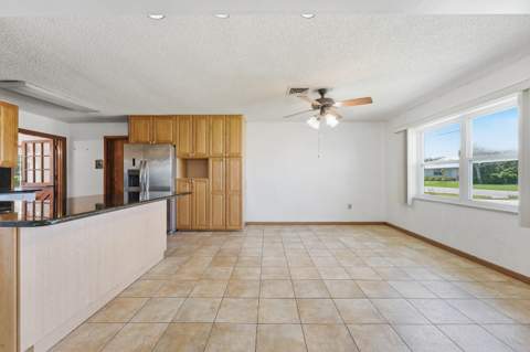 1804 Bayshore Drive, Fort Pierce FL - photo 7 of 43