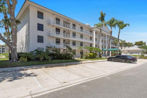 3716 Whitehall Drive #202, West Palm Beach FL - photo 21 of 27