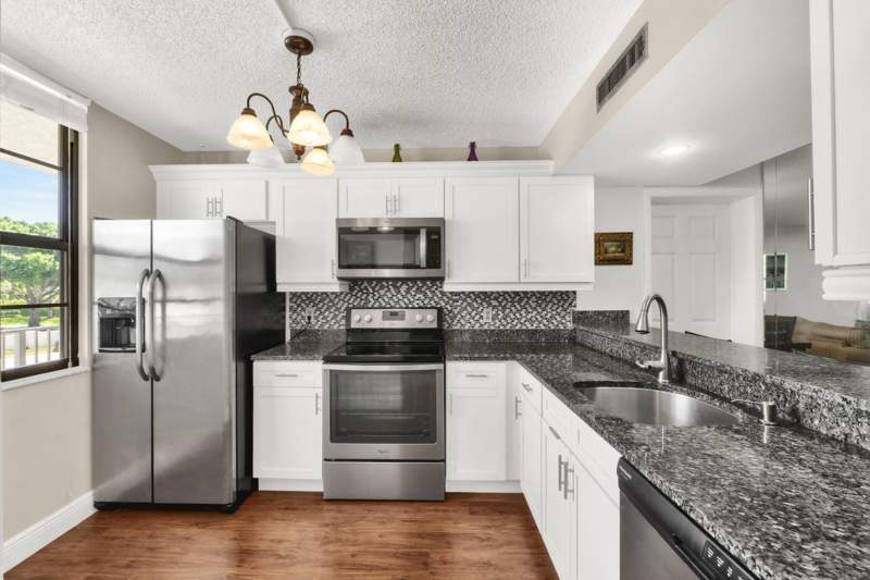 2 bedroom Condominium at 3716 Whitehall Drive #202, Whitehall Condo Of The Lands Of The President, West Palm Beach — photo 2