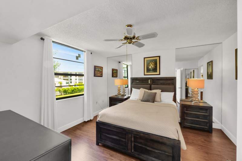 2 bedroom Condominium at 3716 Whitehall Drive #202, Whitehall Condo Of The Lands Of The President, West Palm Beach — photo 5