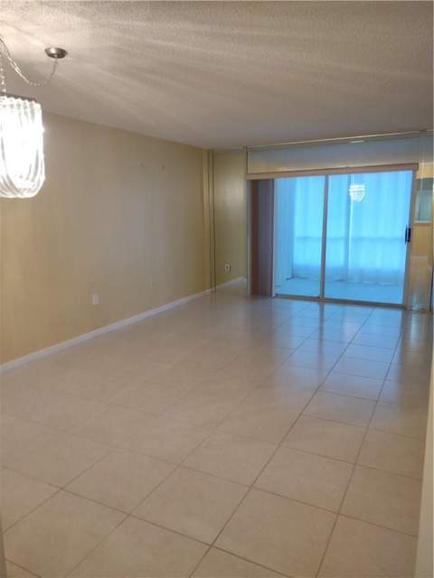 7621 Trent Drive #111, Tamarac FL - photo 18 of 27