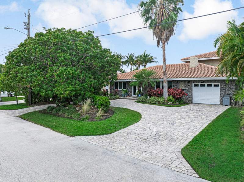 3 bedroom Single Family Residence at 491 SE 16th Avenue, Snug Harbor Sec Four, Pompano Beach — photo 2