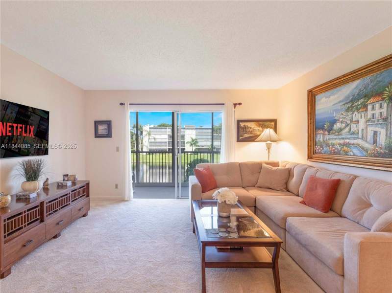 2 bedroom Condominium at 14360 Strathmore Lane #203, Huntington Lakes Sec One Condos, Delray Beach — photo 3