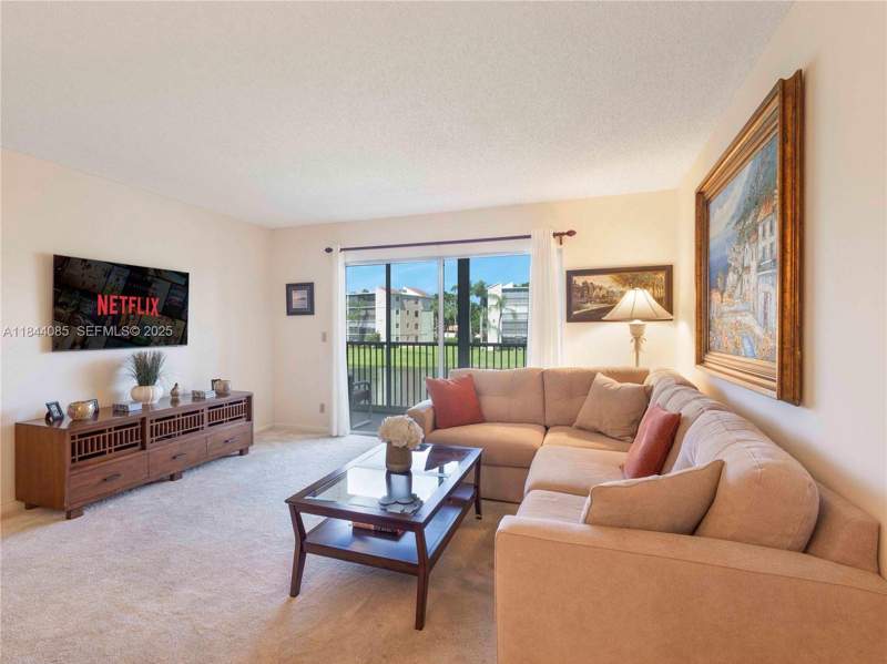 2 bedroom Condominium at 14360 Strathmore Lane #203, Huntington Lakes Sec One Condos, Delray Beach — photo 4