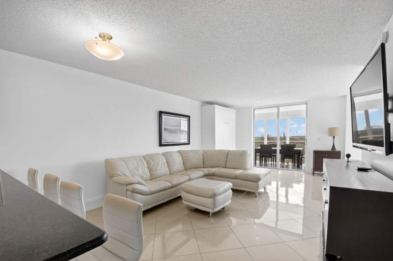 1 bedroom Condominium at 5500 NW 2nd Avenue #718, Boca Teeca Condo 3, Boca Raton — photo 5