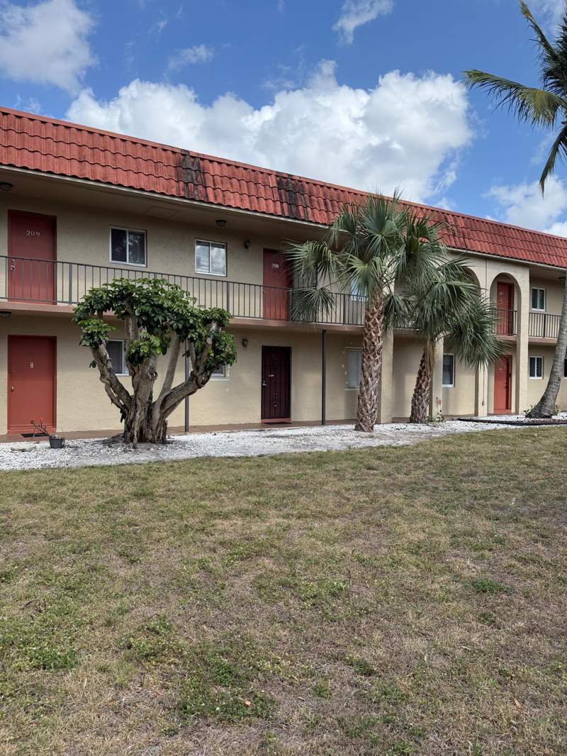 2 bedroom Condominium at 6074 Forest Hill Boulevard #208, Forest Hill Gardens Condo, West Palm Beach — photo 5
