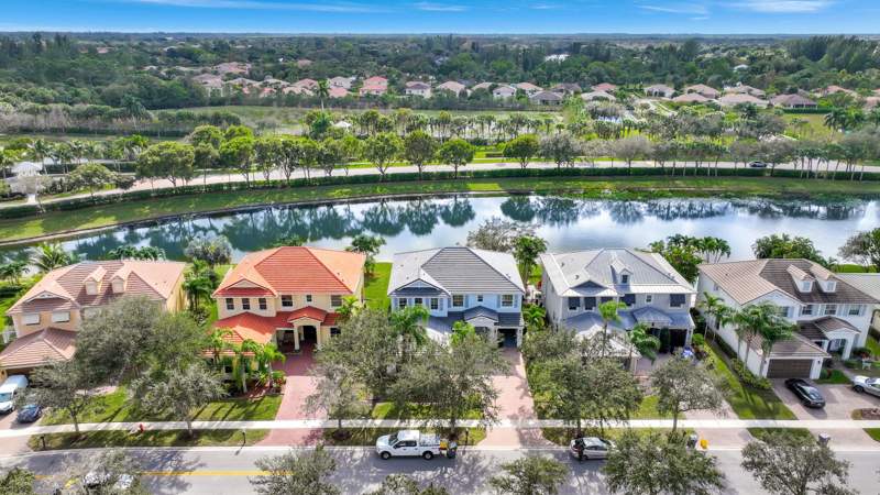5 bedroom Single Family Residence at 9334 Madewood Court, Diamond C Ranch Pod A, Royal Palm Beach — photo 3