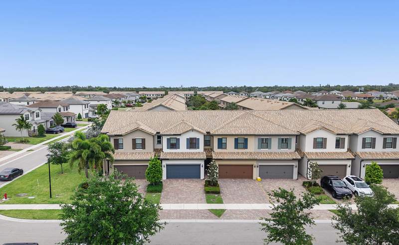 3 bedroom Townhouse at 4846 San Fratello Circle, Fields At Gulfstream Polo, Lake Worth — photo 2