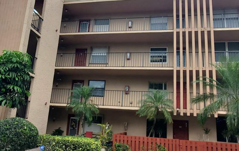 2 bedroom Condominium at 260 NW 76th Avenue #201, Palm Lakes Condo, Margate — photo 2