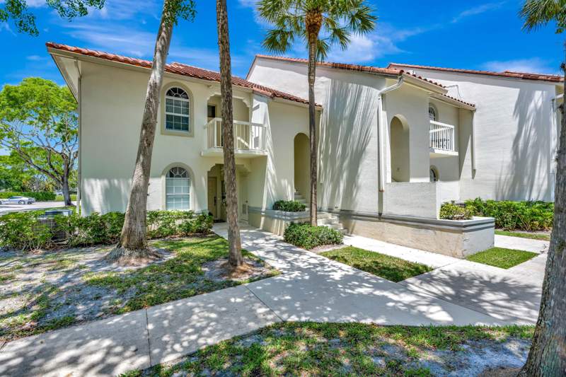 2 bedroom Condominium at 229 Cypress Point Drive, Meadowbrook At PGA Condo, Palm Beach Gardens — photo 3