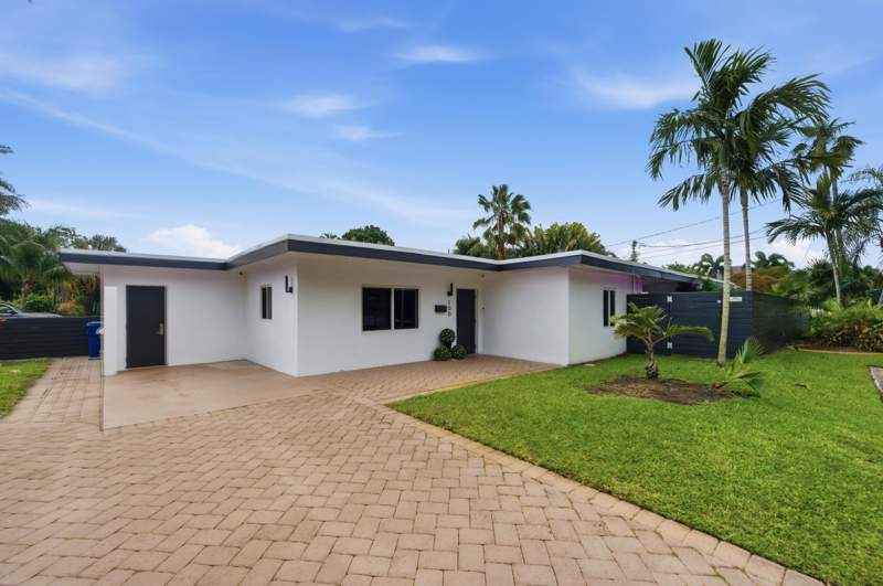 3 bedroom Single Family Residence at 100 NE 22nd Street, Petite, Wilton Manors — photo 4