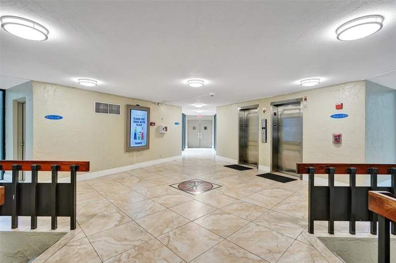 3 bedroom Condominium at 4222 Inverrary Boulevard #4116, Inverrary Gardens Condo I, Lauderhill — photo 2