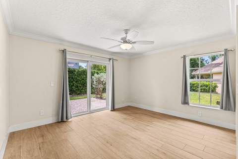 226 Moccasin Trail, Jupiter FL - photo 12 of 37