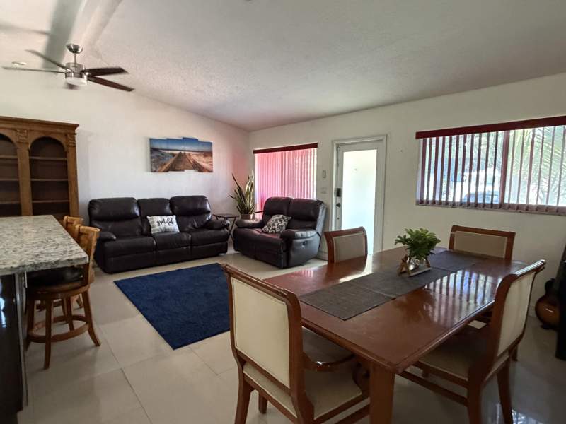 6 bedroom Single Family Residence at 1117 SW 22nd Avenue, Brendale Heights, Fort Lauderdale — photo 2