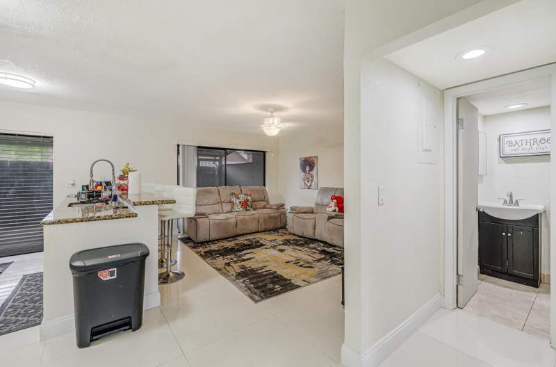 3 bedroom Condominium at 4003 W Woodscape Drive #2-k, Woodscape Townhomes, Miramar — photo 5