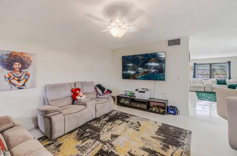 4003 W Woodscape Drive #2-k, Miramar FL - photo 9 of 40