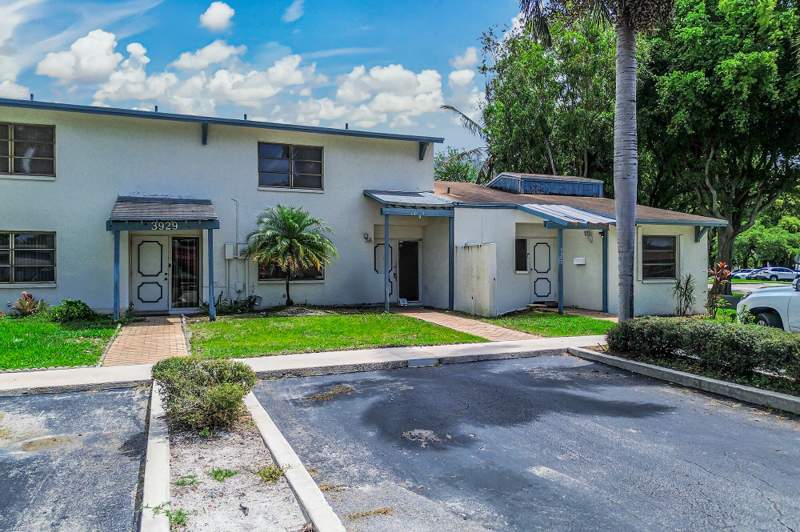 3 bedroom Condominium at 4003 W Woodscape Drive #2-k, Woodscape Townhomes, Miramar — photo 3