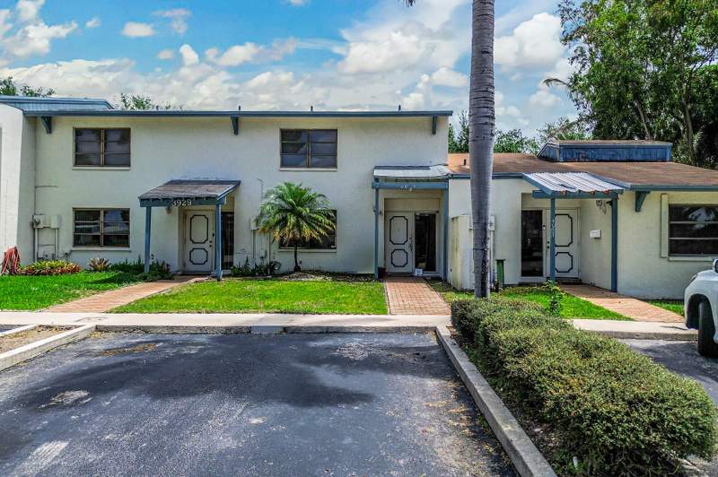3 bedroom Condominium at 4003 W Woodscape Drive #2-k, Woodscape Townhomes, Miramar — photo 4