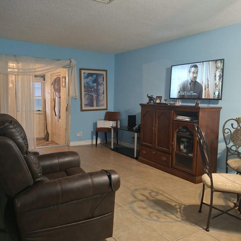 1 bedroom Condominium at 2569 Dudley Drive #D, Cresthaven Villas Condo 26, West Palm Beach — photo 2