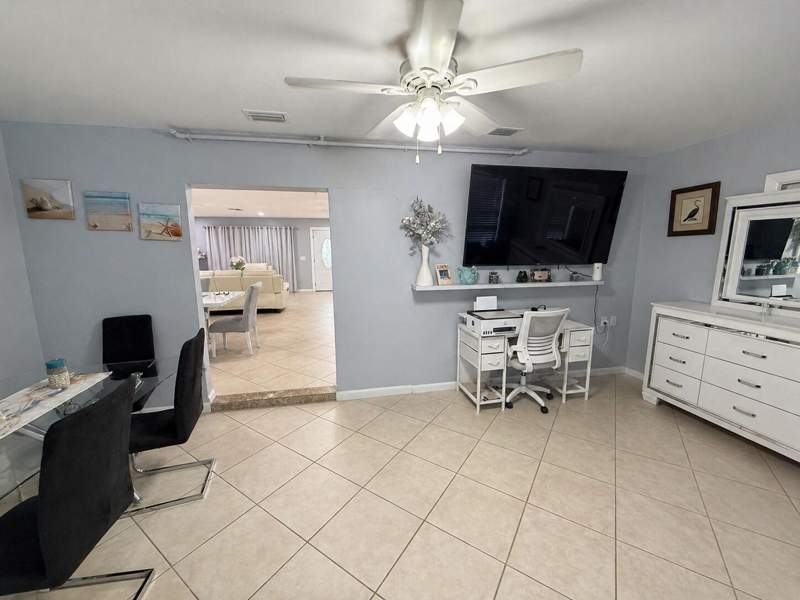 3 bedroom Single Family Residence at 435 SE Asbury Lane, Port St Lucie Section 6, Port St. Lucie — photo 5
