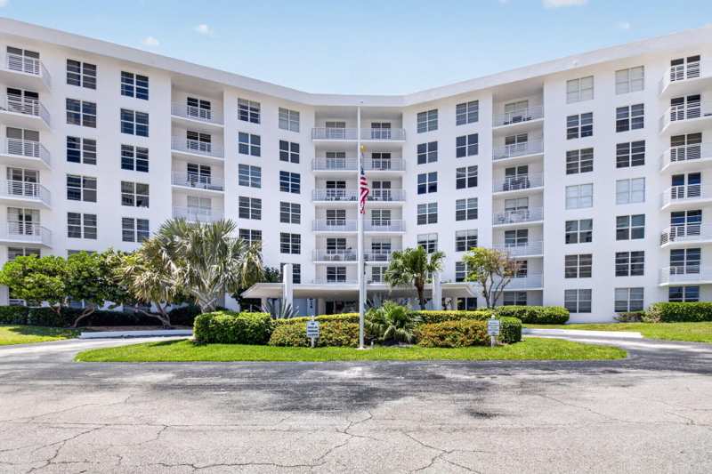 1 bedroom Condominium at 2851 S Ocean Boulevard #5m, Patrician Condo, Boca Raton — photo 1