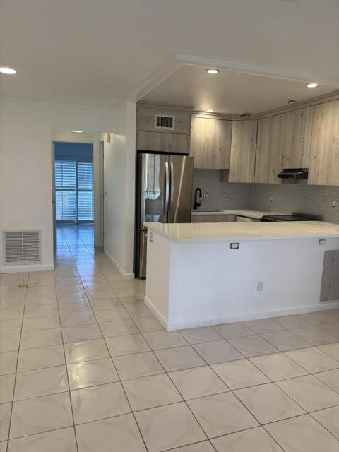 223 Coventry J #223, West Palm Beach FL - photo 10 of 16