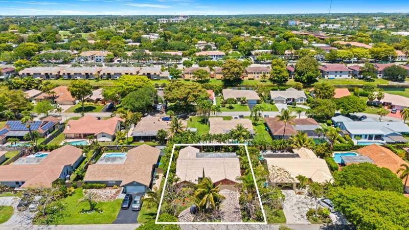 4 bedroom Single Family Residence at 10739 NW 21st Street, Cypress Run, Coral Springs — photo 3