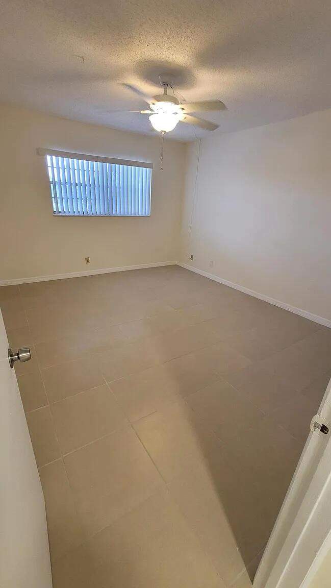 1 bedroom Condominium at 6501 Winfield Boulevard #A-40, Margate Village Phase I Condo, Margate — photo 3