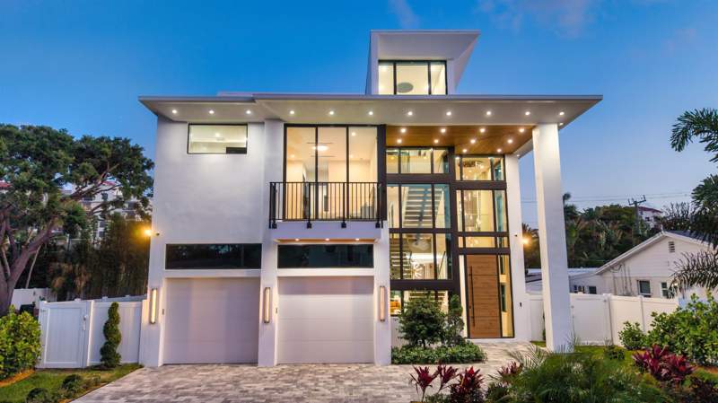 5 bedroom Single Family Residence at 310 NE 2nd Street, Kings Court, Boca Raton — photo 2