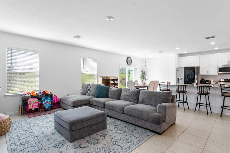 4 bedroom Single Family Residence at 10930 SW Vasari Way, Verano South Pud 1 - Pod C - Plat No. 3, Port St. Lucie — photo 2