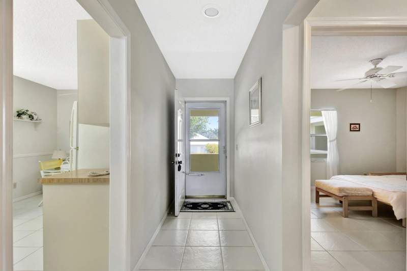 2 bedroom Condominium at 1600 SE Saint Lucie Boulevard #211, Banyan House Condo, Stuart — photo 3